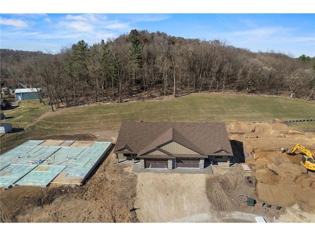 1093 Legend Lane, River Falls, WI 54022