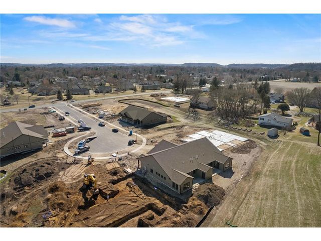 1093 Legend Lane, River Falls, WI 54022