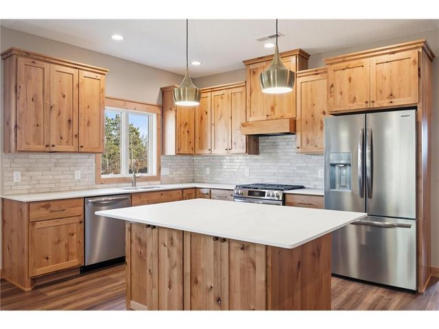 1093 Legend Lane, River Falls, WI 54022
