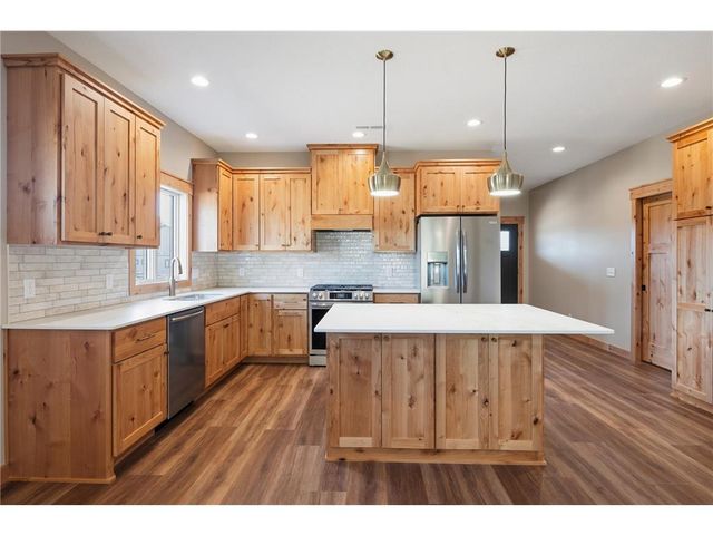 1093 Legend Lane, River Falls, WI 54022