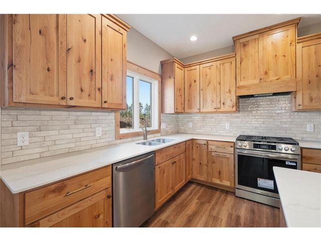1093 Legend Lane, River Falls, WI 54022