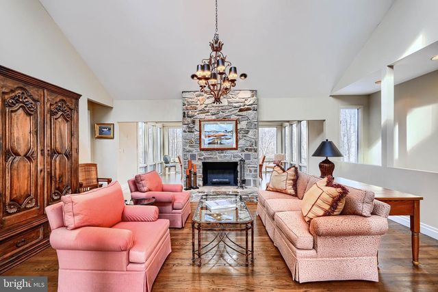 4004 HOLLY KNOLL DR, Glen Arm, MD 21057