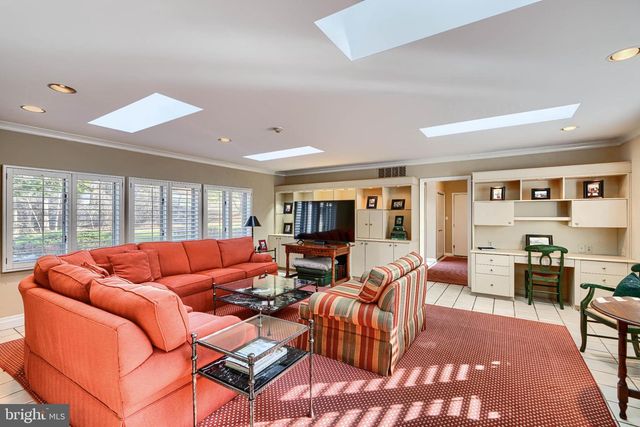 4004 HOLLY KNOLL DR, Glen Arm, MD 21057