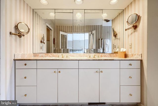 4004 HOLLY KNOLL DR, Glen Arm, MD 21057