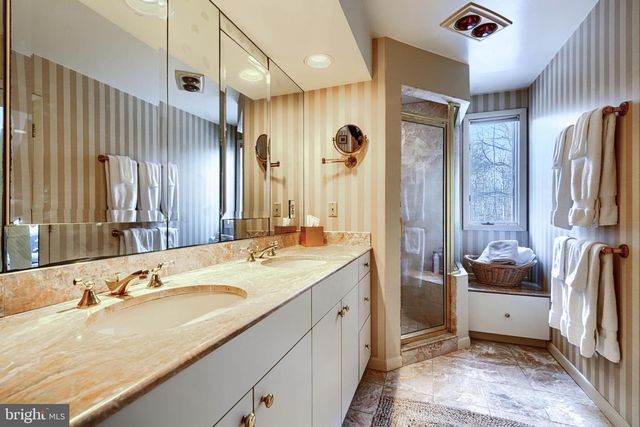 4004 HOLLY KNOLL DR, Glen Arm, MD 21057