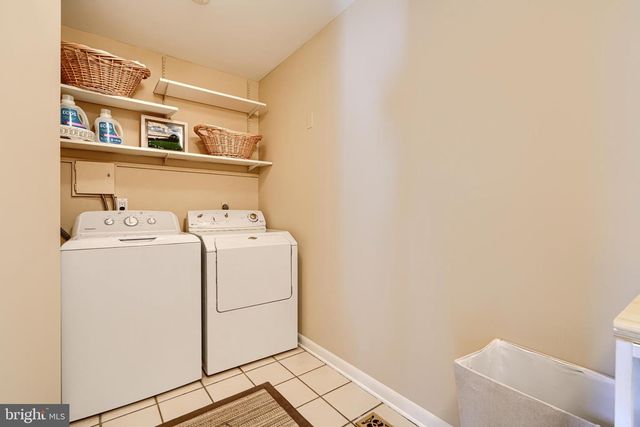 4004 HOLLY KNOLL DR, Glen Arm, MD 21057