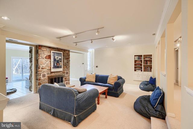 4004 HOLLY KNOLL DR, Glen Arm, MD 21057