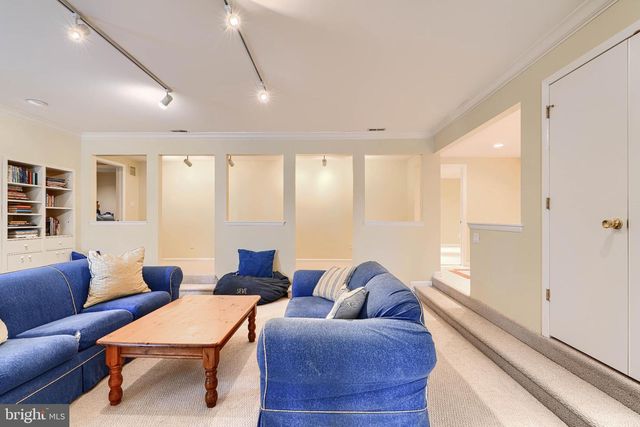 4004 HOLLY KNOLL DR, Glen Arm, MD 21057