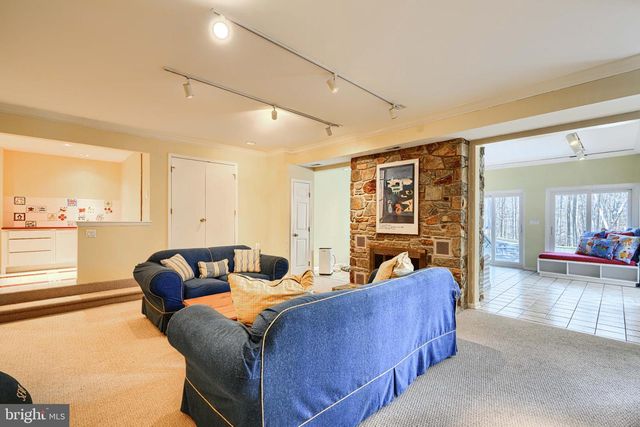 4004 HOLLY KNOLL DR, Glen Arm, MD 21057