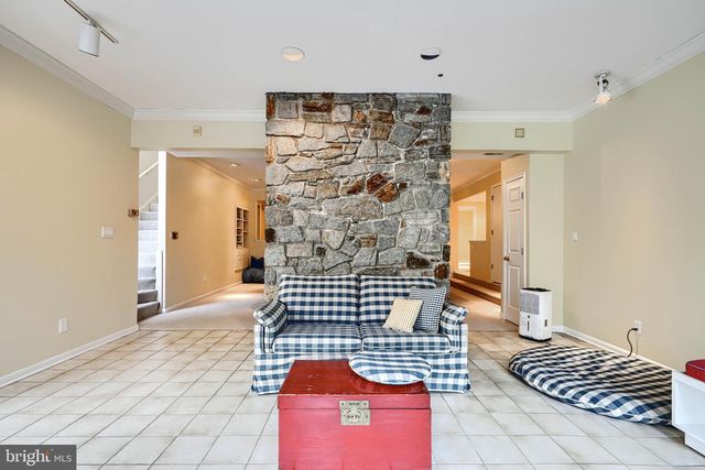 4004 HOLLY KNOLL DR, Glen Arm, MD 21057