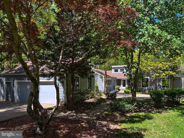 4004 HOLLY KNOLL DR, Glen Arm, MD 21057