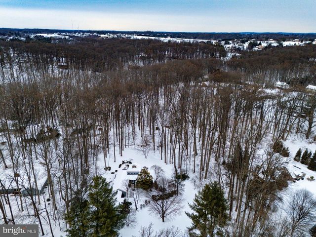 4004 HOLLY KNOLL DR, Glen Arm, MD 21057