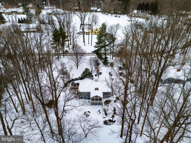 4004 HOLLY KNOLL DR, Glen Arm, MD 21057