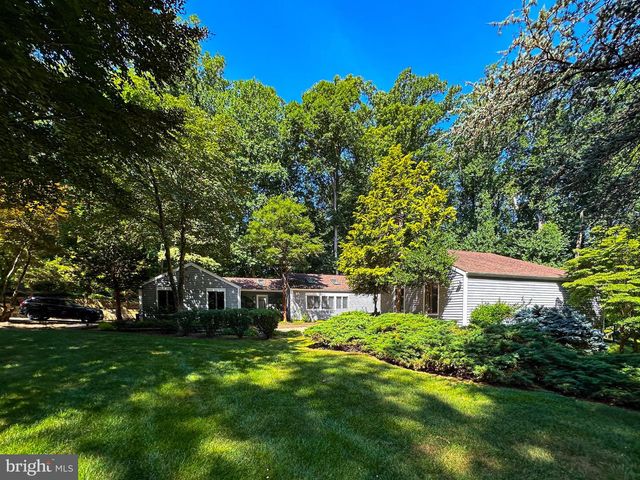 4004 HOLLY KNOLL DR, Glen Arm, MD 21057