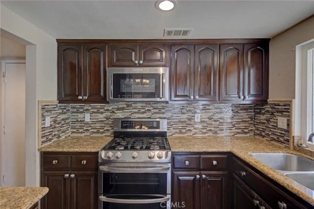 26691 Kicking Horse Drive, Corona, CA 92883
