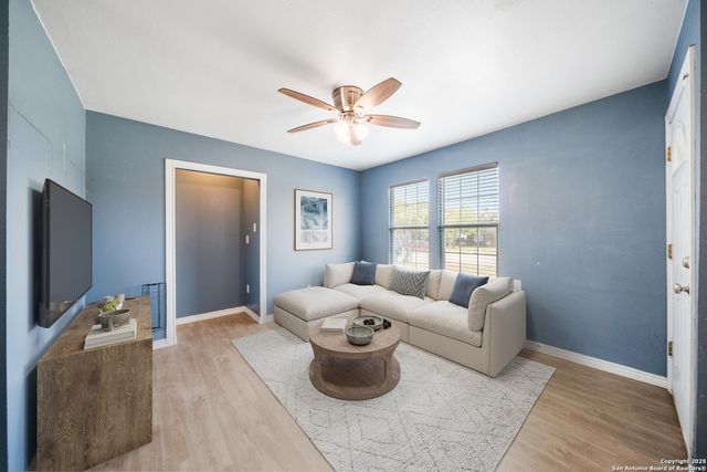 915 Deely, San Antonio, TX 78221