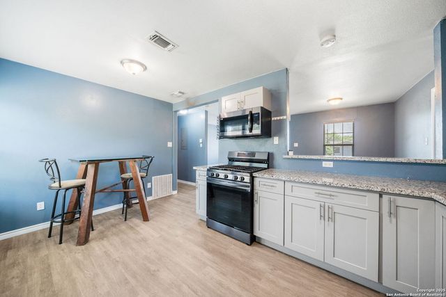 915 Deely, San Antonio, TX 78221