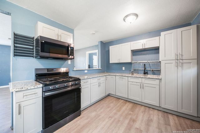 915 Deely, San Antonio, TX 78221