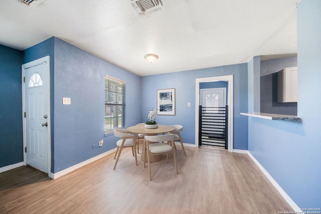915 Deely, San Antonio, TX 78221