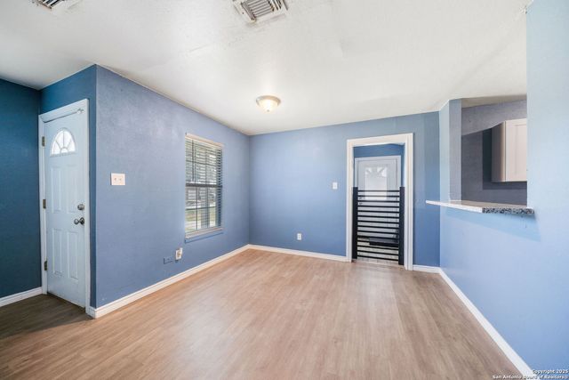 915 Deely, San Antonio, TX 78221