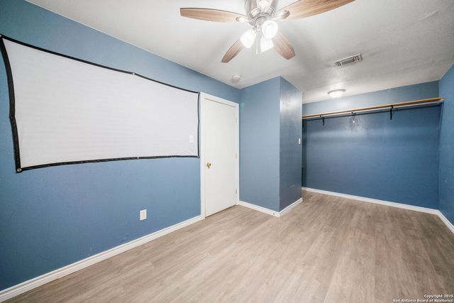 915 Deely, San Antonio, TX 78221