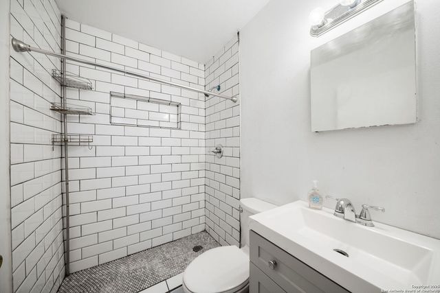 915 Deely, San Antonio, TX 78221