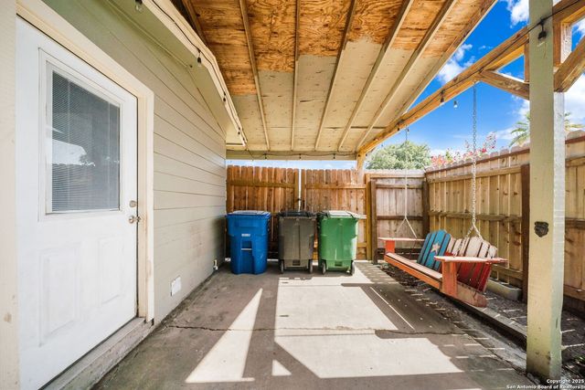 915 Deely, San Antonio, TX 78221