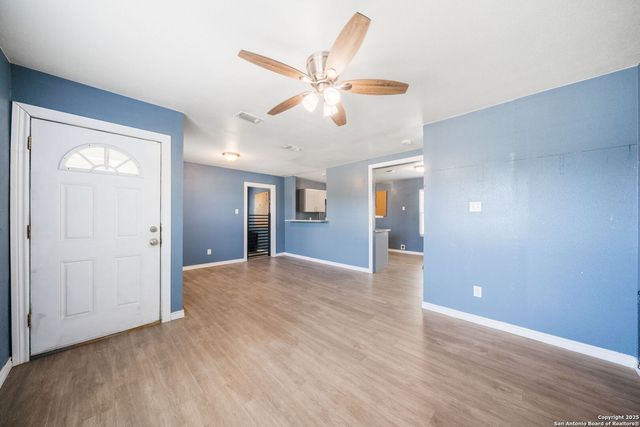 915 Deely, San Antonio, TX 78221
