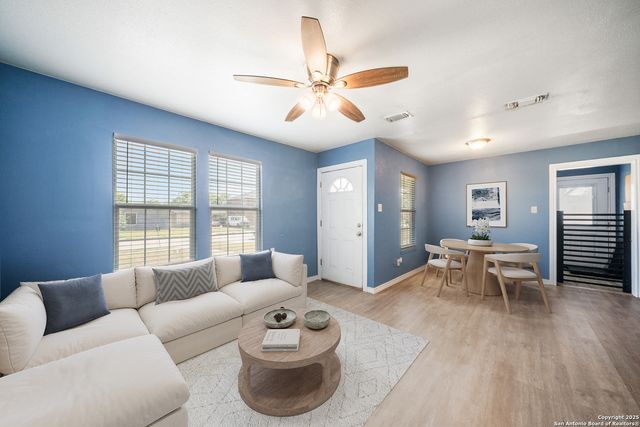 915 Deely, San Antonio, TX 78221