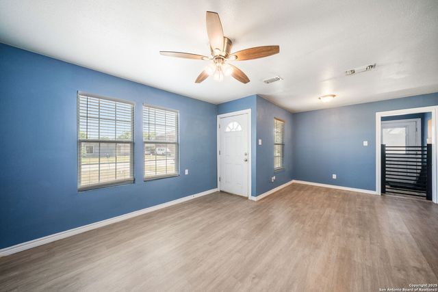 915 Deely, San Antonio, TX 78221