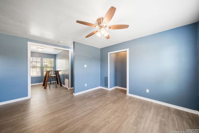 915 Deely, San Antonio, TX 78221