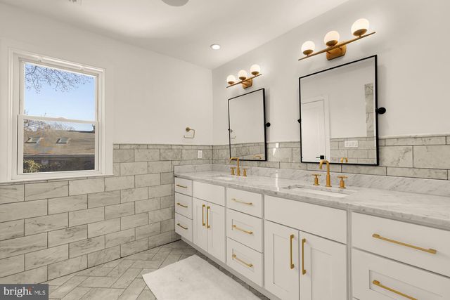 4105 17TH ST NW, Washington, DC 20011