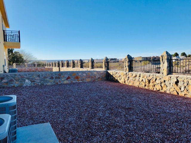 7581 LE CONTE Drive C, El Paso, TX 79912