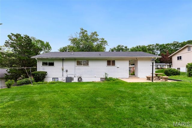 957 Active Drive, St Louis, MO 63146
