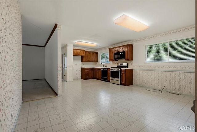 957 Active Drive, St Louis, MO 63146