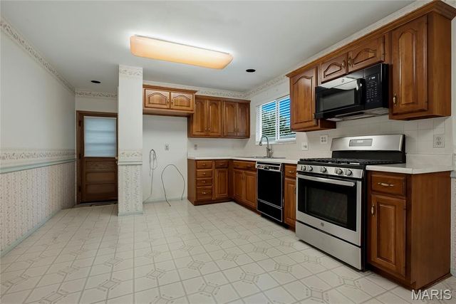 957 Active Drive, St Louis, MO 63146