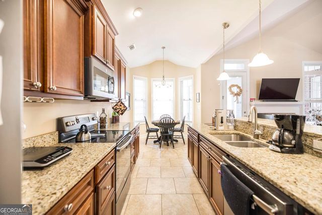 206 Londe Lane, Perry, GA 31069