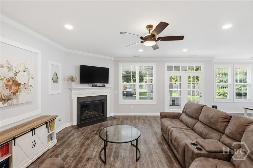 Image 12 of property listing at 182 Castleoak Drive, Richmond Hill, GA 31324