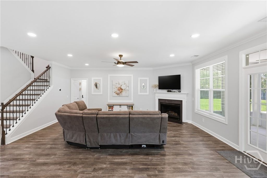 Image 13 of property listing at 182 Castleoak Drive, Richmond Hill, GA 31324