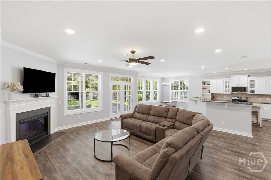 Image 15 of property listing at 182 Castleoak Drive, Richmond Hill, GA 31324