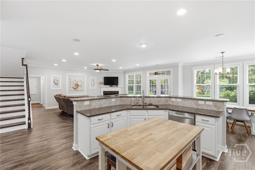 Image 16 of property listing at 182 Castleoak Drive, Richmond Hill, GA 31324