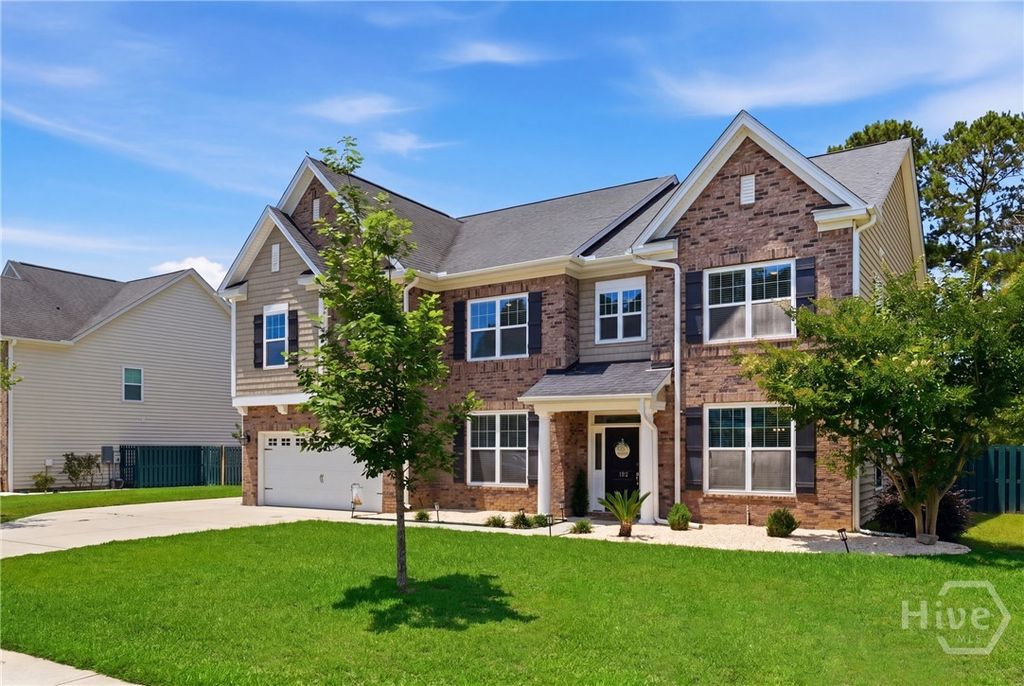 Image 2 of property listing at 182 Castleoak Drive, Richmond Hill, GA 31324