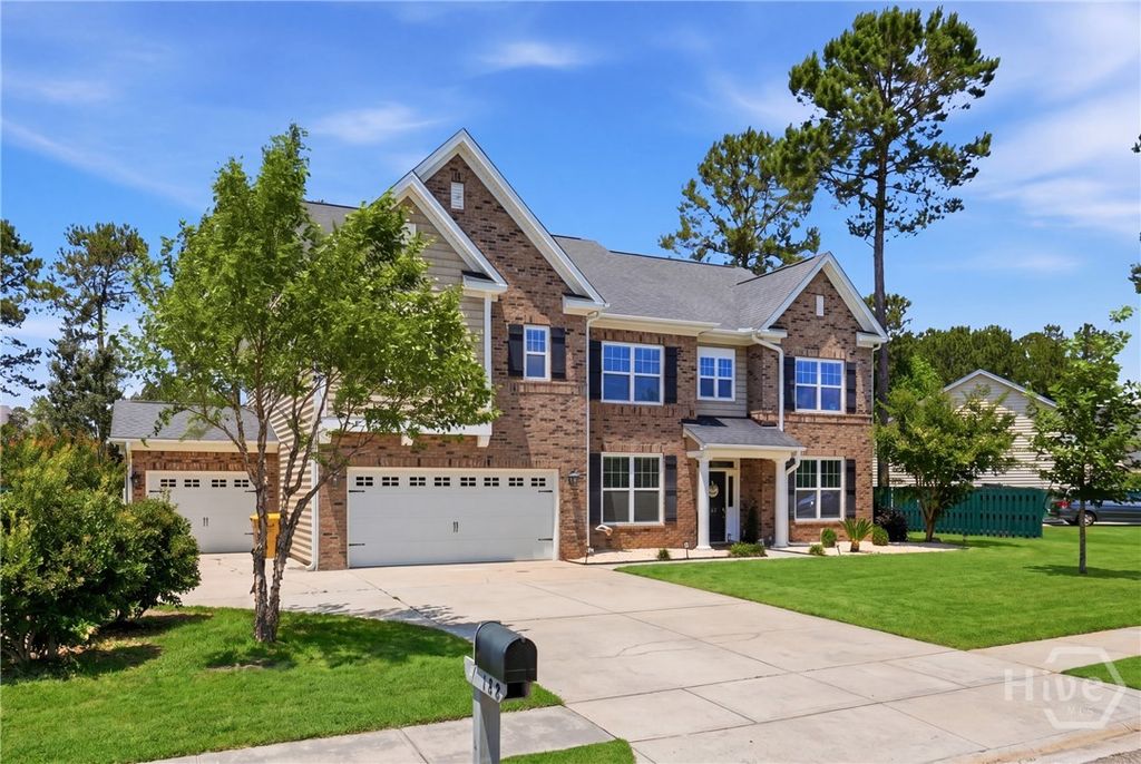 Image 3 of property listing at 182 Castleoak Drive, Richmond Hill, GA 31324