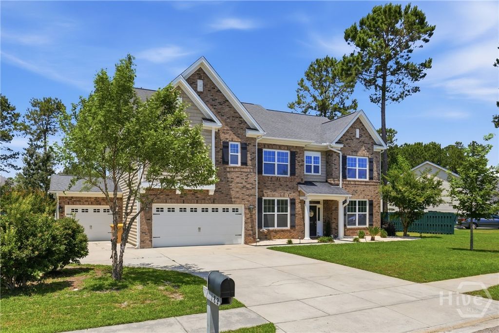 Image 4 of property listing at 182 Castleoak Drive, Richmond Hill, GA 31324