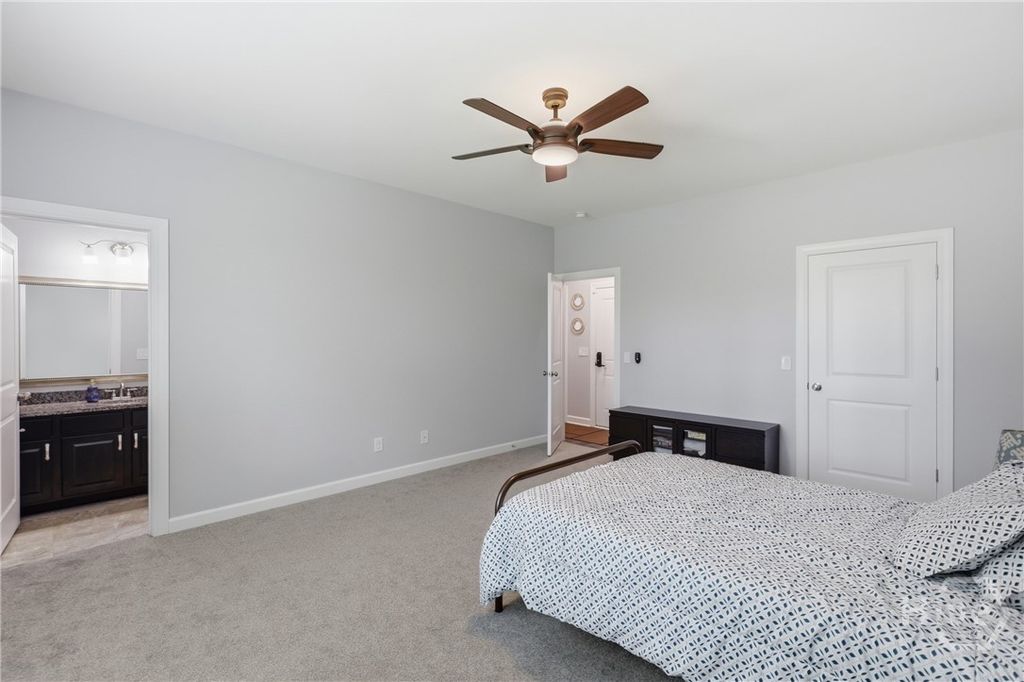 Image 40 of property listing at 182 Castleoak Drive, Richmond Hill, GA 31324