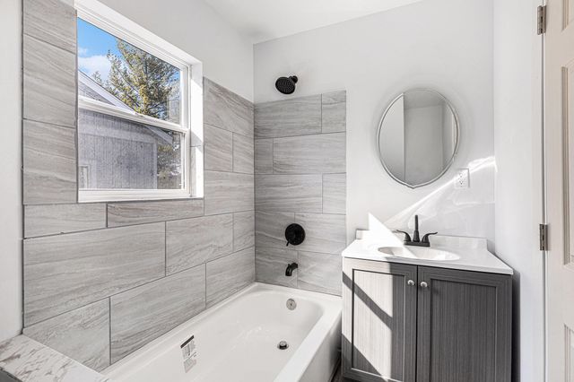 5557 Front Street, Newaygo, MI 49337