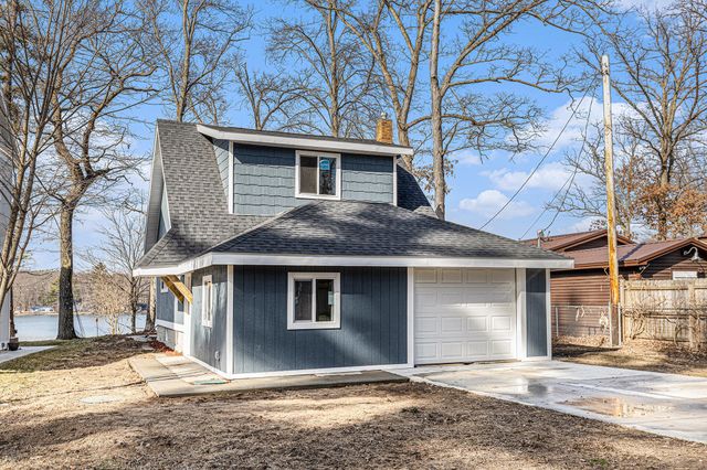 5557 Front Street, Newaygo, MI 49337