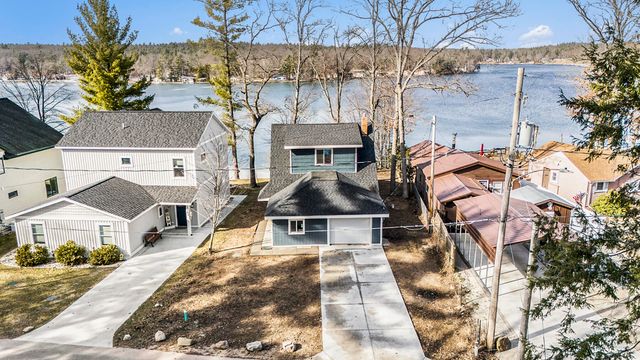 5557 Front Street, Newaygo, MI 49337