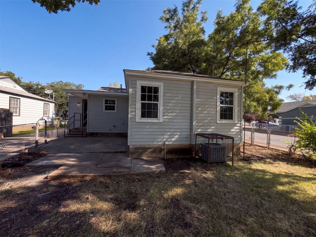 3802 Poinsettia Drive, Dallas, TX 75211 — photo 5