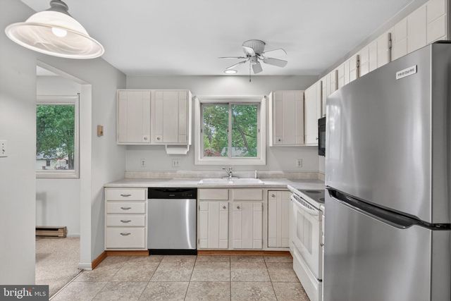 3807 HILLCREST DR, Columbia, PA 17512